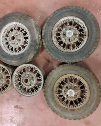 cerchi a raggi Borrani 