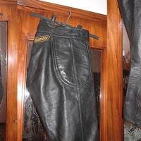 Pantaloni in pelle per motociclista marca condor