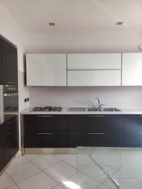 Cucina componibile Lube mod. Marta liscia a doghe