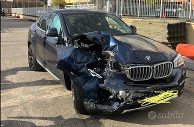 BMW X4 incidentata