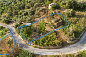 Terreno con baracche