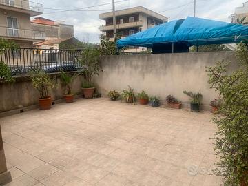 Zona Rapisardi trilocale con terrazzo e posto auto