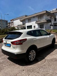 Nissan Qashqai 1.5 dCi Acenta Safety Pack - 2015