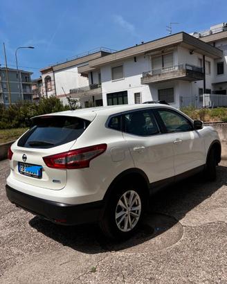 Nissan Qashqai 1.5 dCi Acenta Safety Pack - 2015
