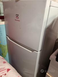 piccolo. frigorifero 