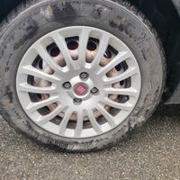 cerchi in ferro e copricerchi da 15 fiat grande pu