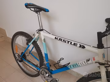 Kastle tour montagne vintage