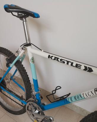 Kastle tour montagne vintage