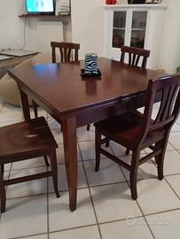  Tavolo in legno piu 4 sedie
