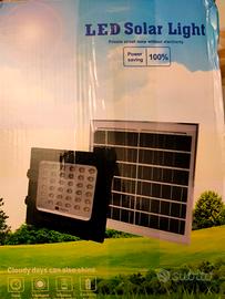 faro con pannello solare e crepuscolare 300w