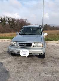 Suzuki Grand Vitara 2000 benzina 5 p 4x4