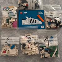 Scarpa adidas Lego 10282