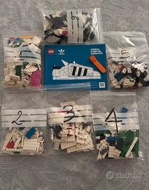 Scarpa adidas Lego 10282