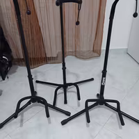 3 stand porta chitarra. 