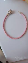 braccialetto rosa in pelle con quisura in argento 