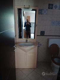 Mobile bagno con specchio