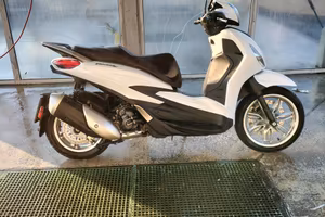 Beverly 300 HPE