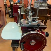 affettatrice Berkel modello 115 restaurata rossa