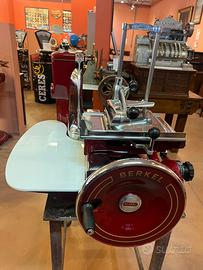 affettatrice Berkel modello 115 restaurata rossa