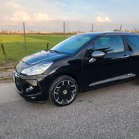 Ds DS3 3 1.2 VTi 82 Just Black full optional