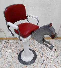 Sedia da barbiere originale anni 50 a cavalluccio.