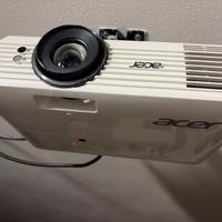 Proiettore Acer M550 4k nativo per Home Theatre