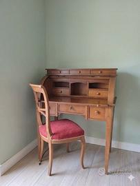 Divano + libreria + scrittoio con sedia