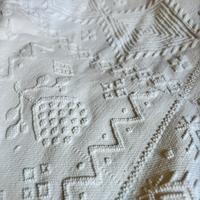 Coperta antica ricamata a mano