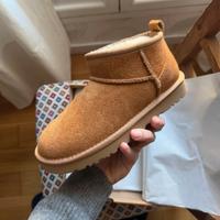 Stivali da neve UGG Mini, color castagna EU37