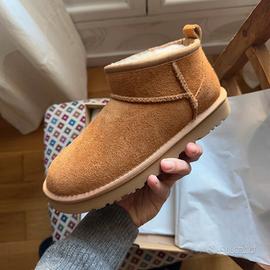 Stivali da neve UGG Mini, color castagna EU37