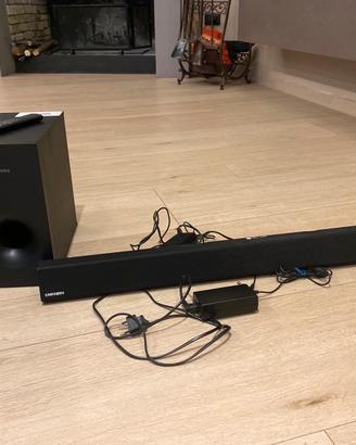 Soundbar.  Barra audio