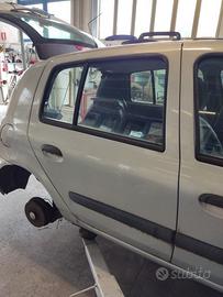 Porta posteriore dx RENAULT CLIO del 2004