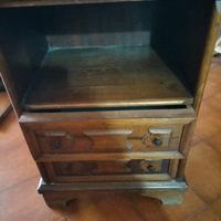 N.5 pezzi/Tavolino e comodino e porta tv e mobile 