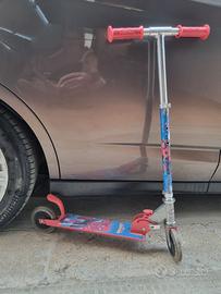 monopattino spiderman