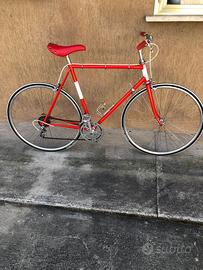 Bici uomo stile fixed rossa