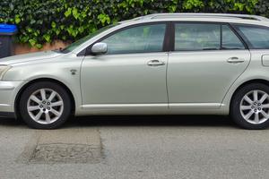 Toyota Avensis 2.0 D-4D 16V Station wagon 