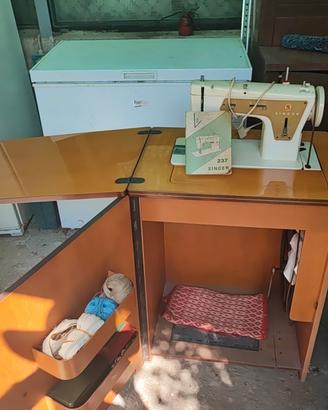macchina da cucire Singer con mobiletto