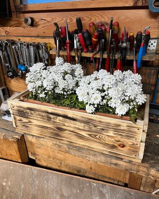 Fioriera in legno artigianale effetto bruciato