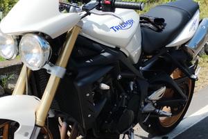 Street triple Triumph 675cc