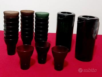 Set di 24 bicchieri e 2 caraffe plastica dura