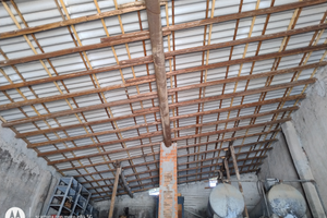 Capannone vicino fascia d'oro