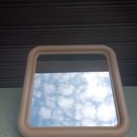 Specchio di design anni 70.