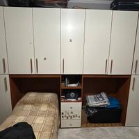 Cameretta a ponte a 7 ante , con un letto singolo