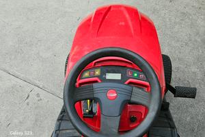 trattorino tagliaerba 