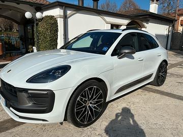 Porsche  macan T