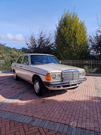 Mercedes W123 240D 1981