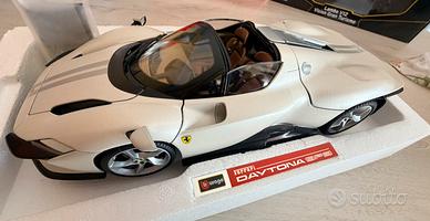Bburago Ferrari Daytona SP3 1:18 Signature Bianca