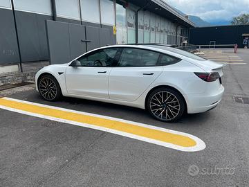 Tesla Model 3 RWD modificata