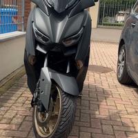 Xmax 300 tech max