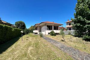 VILLA SINGOLA A SEREGNO